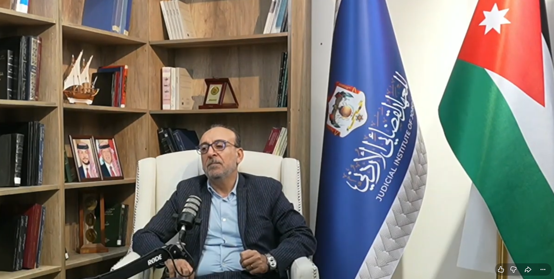 لقاء حواري مع معالي الاستاذ مبارك ابو يامين حول اللجنة المتخصصة لمتابعة تطوير الجهاز القضائي.
